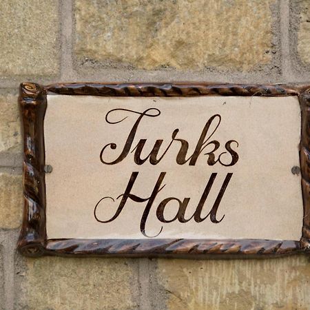 Turks Hall Брутън Екстериор снимка